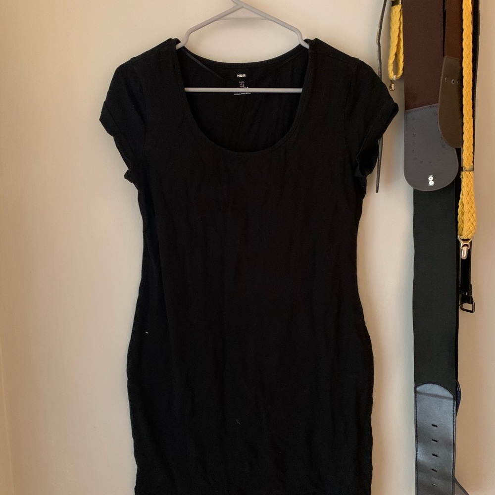 10 DOLLAR SALE ON EVERYTHING: H&M little black dress